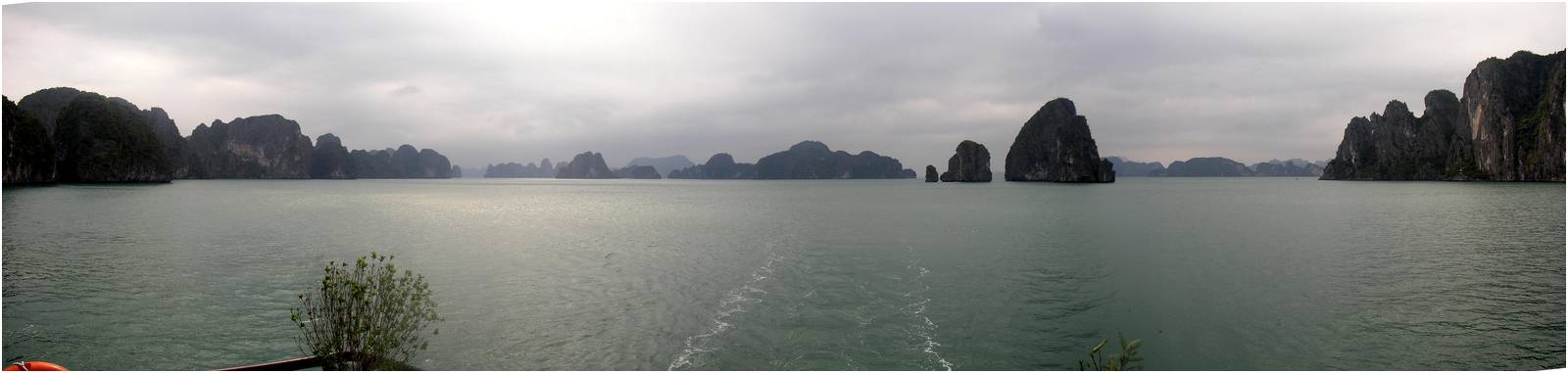 baie halong pano2